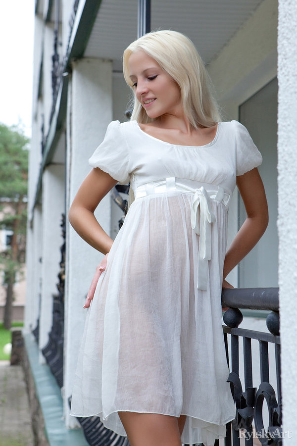 Лариса, 19