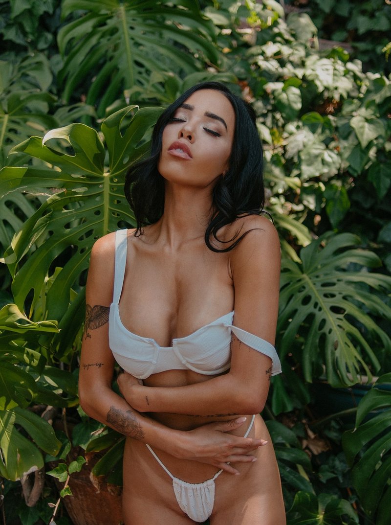Адея, 24